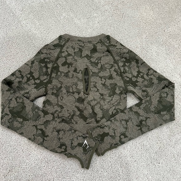 Adapt camo top - Picture 4 of 5